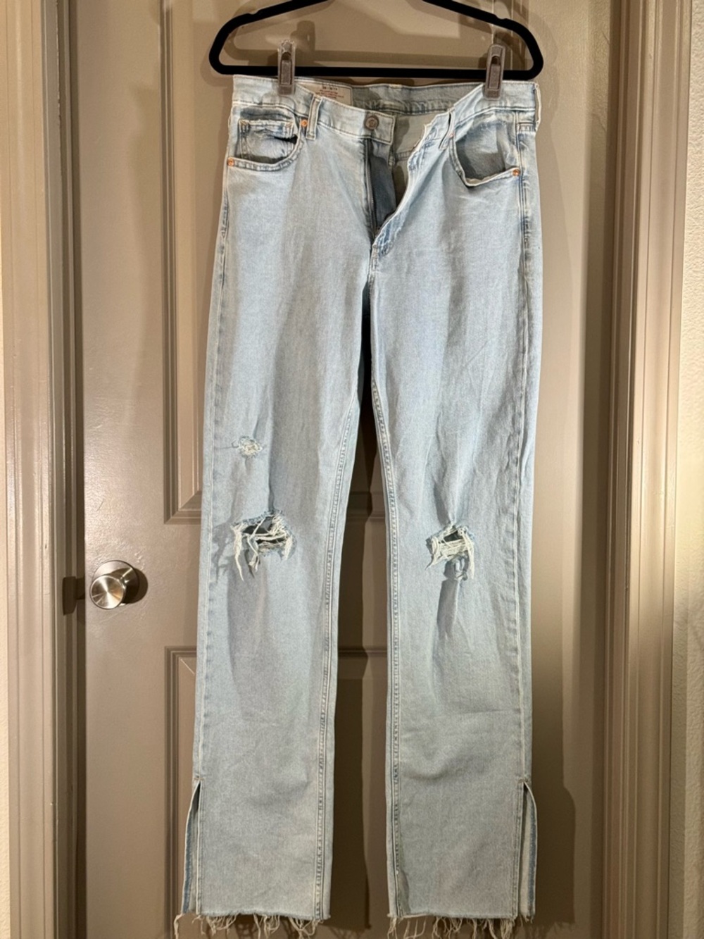 GAP - 10 Tall-  Light Blue Distressed Straight-Leg Jeans with Slit bottoms